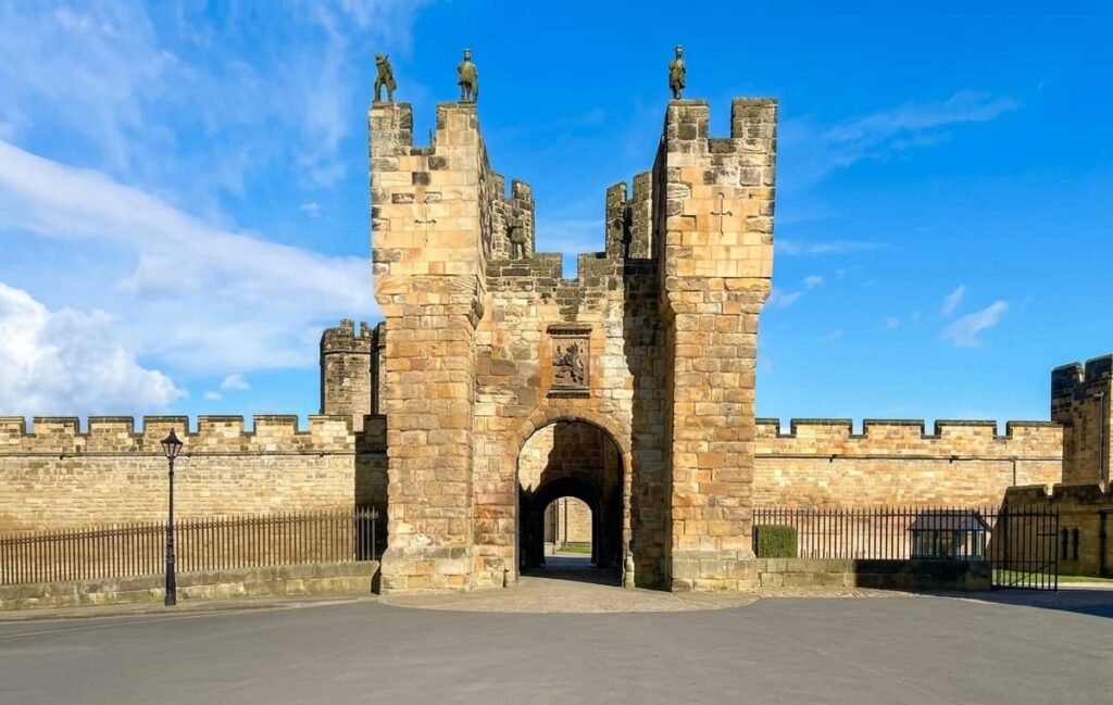 Alnwick Castle: il vero castello di Hogwarts esiste e si può visitare 42 alnwick castle , il castello di harry potter