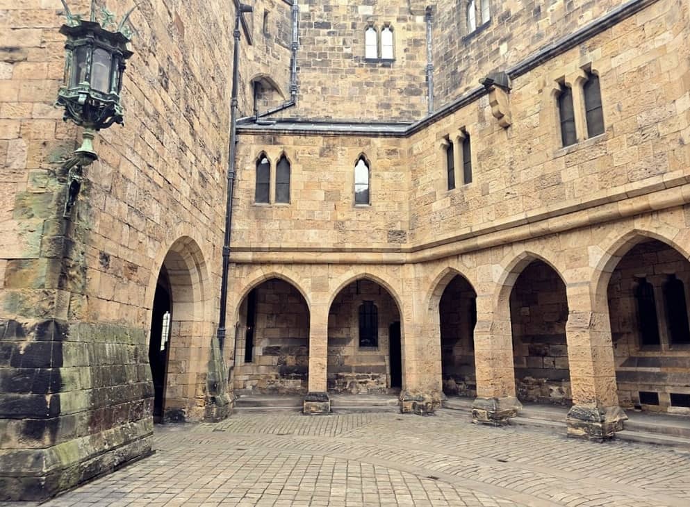 Alnwick Castle: il vero castello di Hogwarts esiste e si può visitare 5 alnwick castle, il castello di Harry Potter