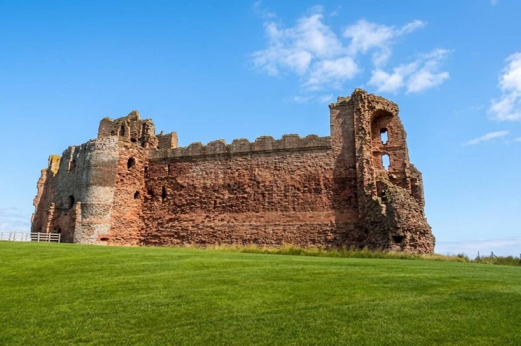 Tantallon Castle, Bass Rock e Seacliff: 3 luoghi imperdibili in Scozia 5 tantallon castle, castelli della scozia
