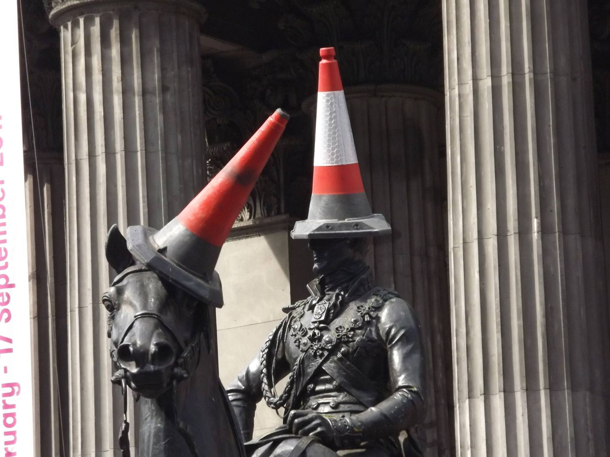 statua con cappello