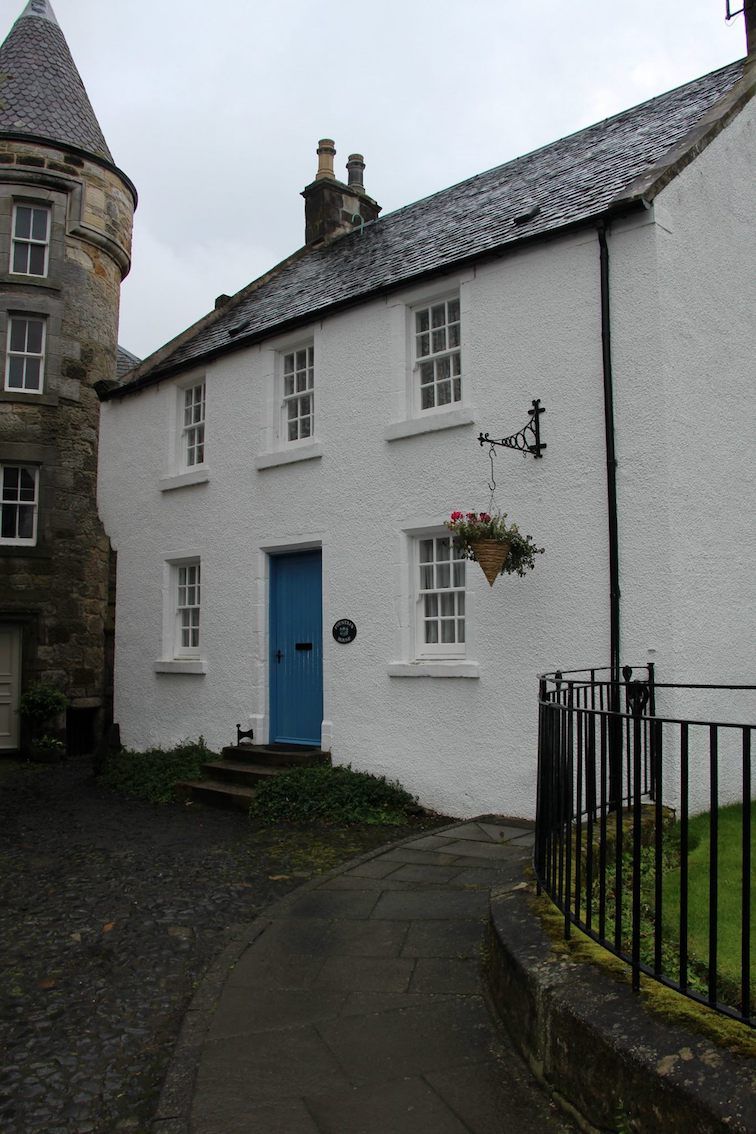 Fountain House where Frank walks up the lane to see Jamie watching Claire in the Window of Mrs Baird's B&B