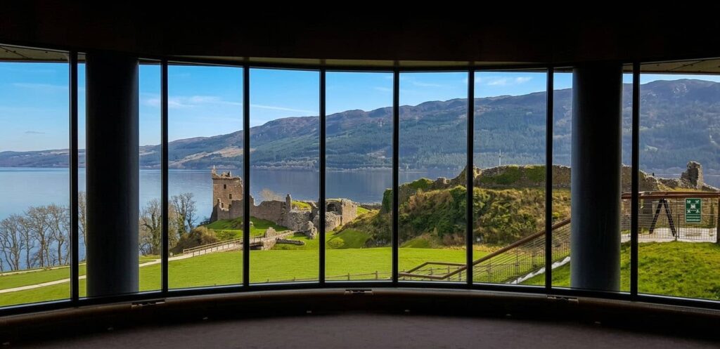 Urquhart Castle visto dal centro visitatori