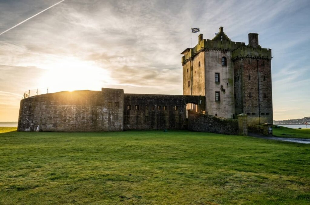 Broughty Castle: il solitario castello sul mare vicino Dundee 10 ingresso di Broughty Castle, Broughty Ferry, Scozia