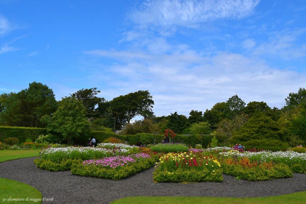 Dunvegan Castle - Isola di Skye: giardini incantati e bandiera delle fate 9 dunvegan castle, round garden