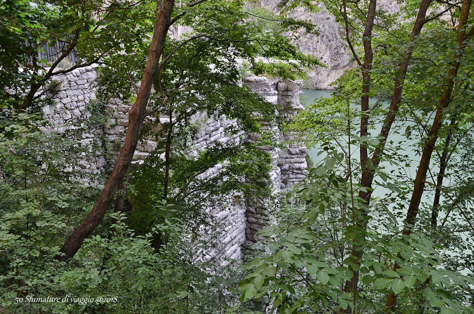 la via flaminia, gola del furlo