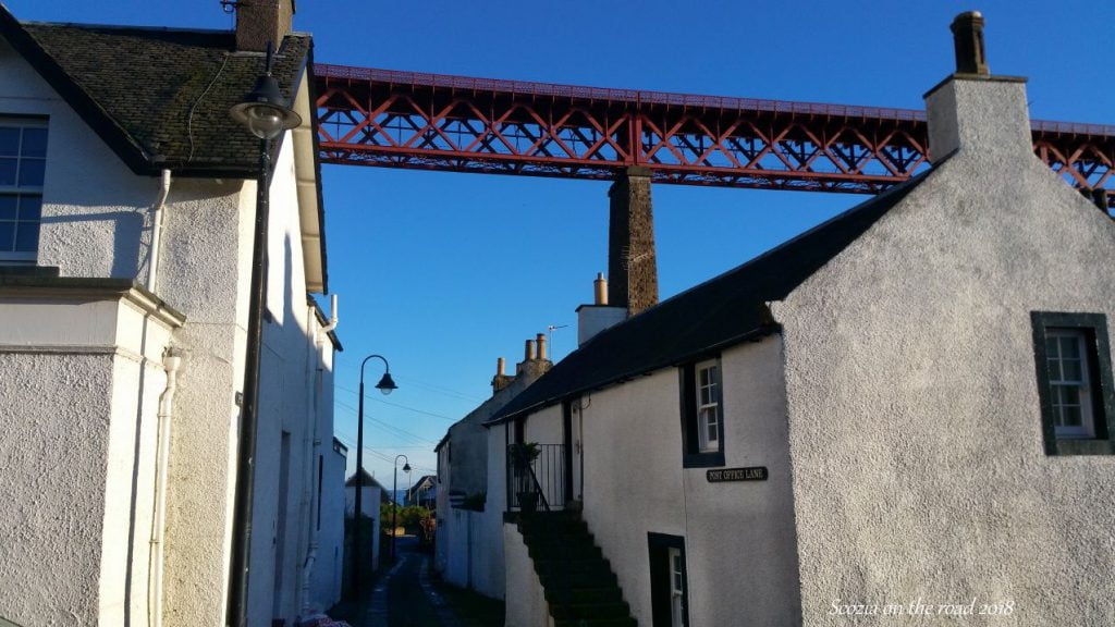ponte rosso e case, north queensferry