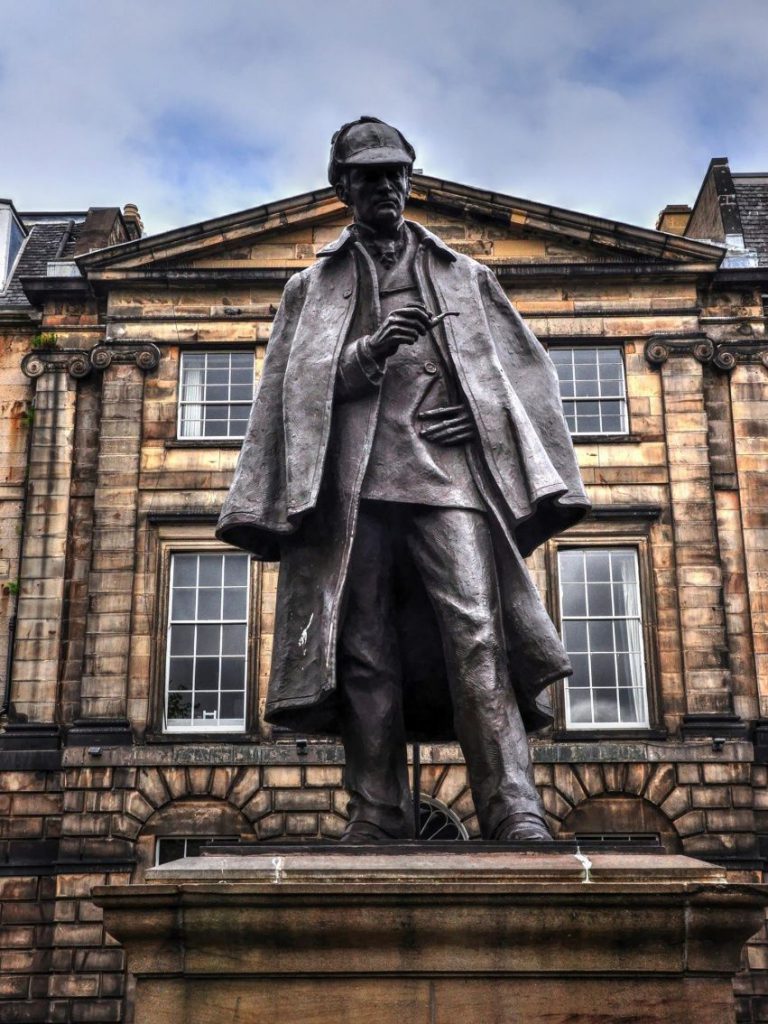 Sir Arthur Conan Doyle, statua Sherlock Holmes Edimburgo - lo scrittore di Sherlock Holmes
