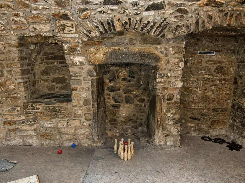 Craigmillar Castle (Scozia): il castello di Mary Stuart e Outlander vicino Edimburgo 21 Stanza di Craigmillar Castle associata alle scene di Duncan Kerr in Outlander
