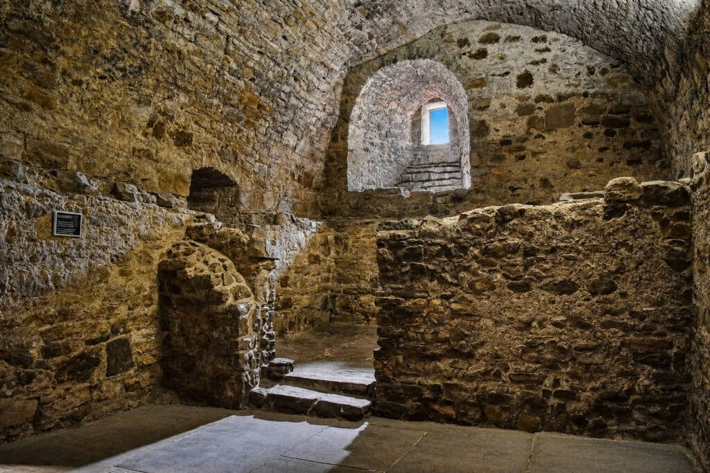 Craigmillar Castle (Scozia): il castello di Mary Stuart e Outlander vicino Edimburgo 19 Craigmillar castle interno 2