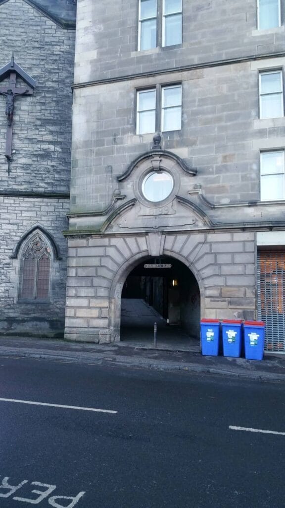 Royal Mile di Edimburgo: tutto sulla strada più famosa della città 101 Carrubber's Close