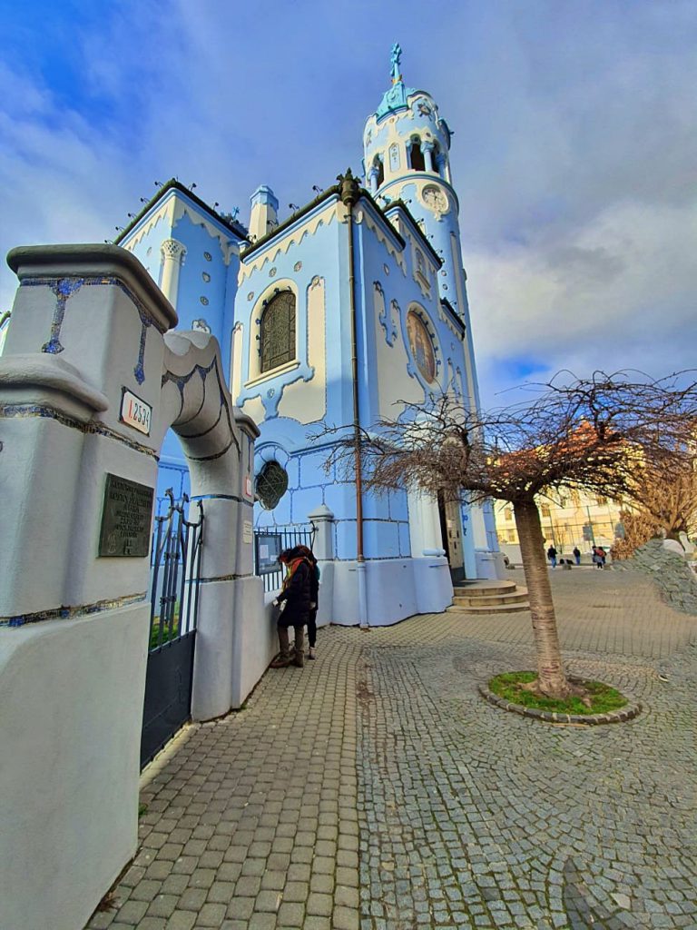 chiesa blu di bratislava