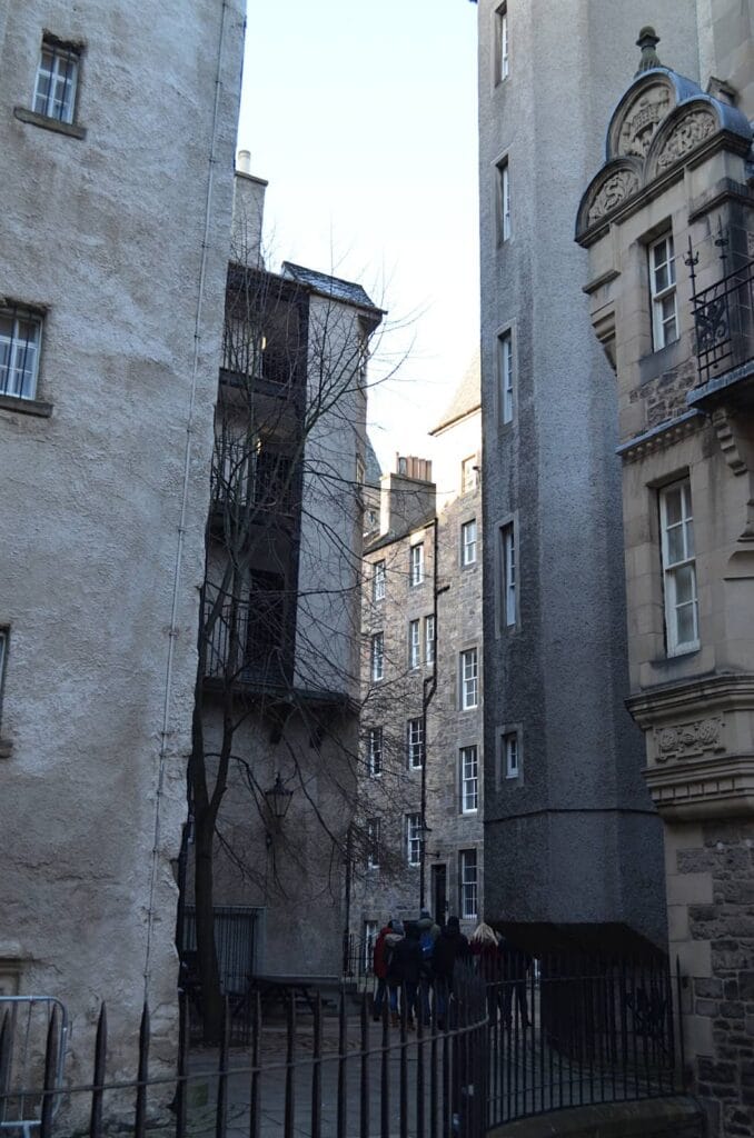 Royal Mile di Edimburgo: tutto sulla strada più famosa della città 40 lady stair's close, royal mile di edimburgo