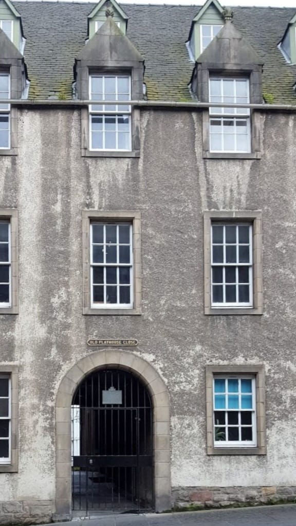 Royal Mile di Edimburgo: tutto sulla strada più famosa della città 113 old playhouse close