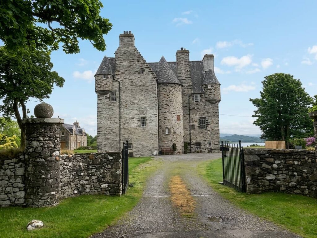 Barcaldine Castle