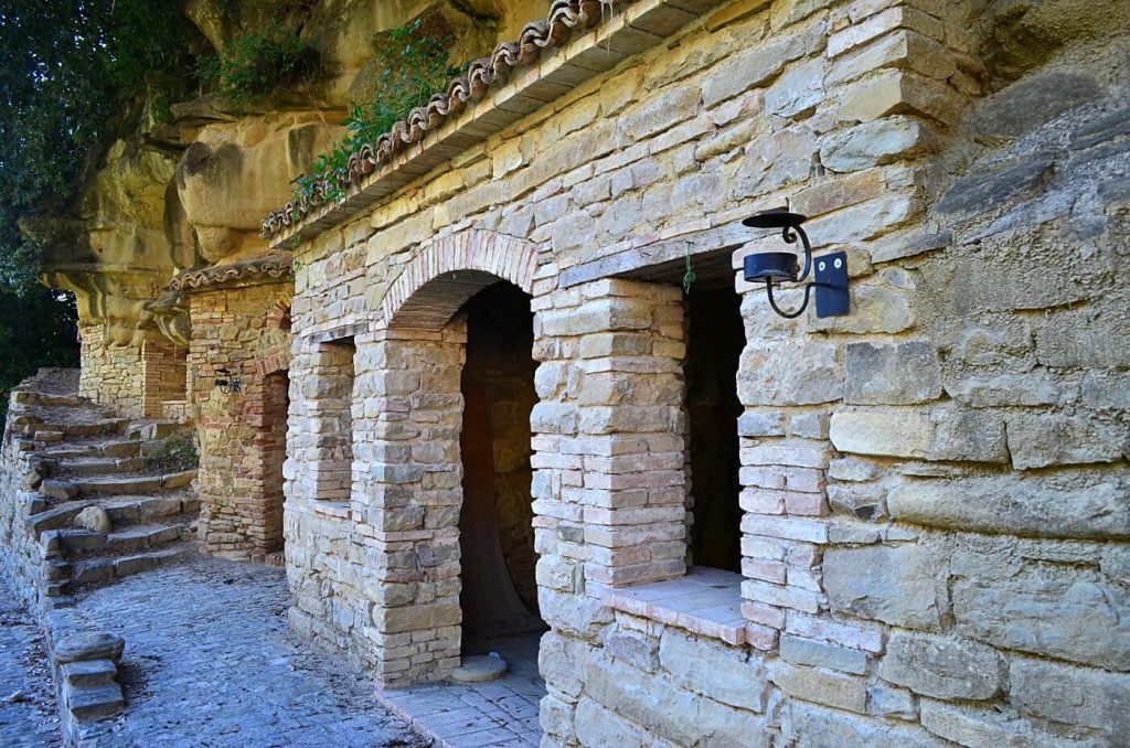 eremo delle grotte, eremi nelle marche