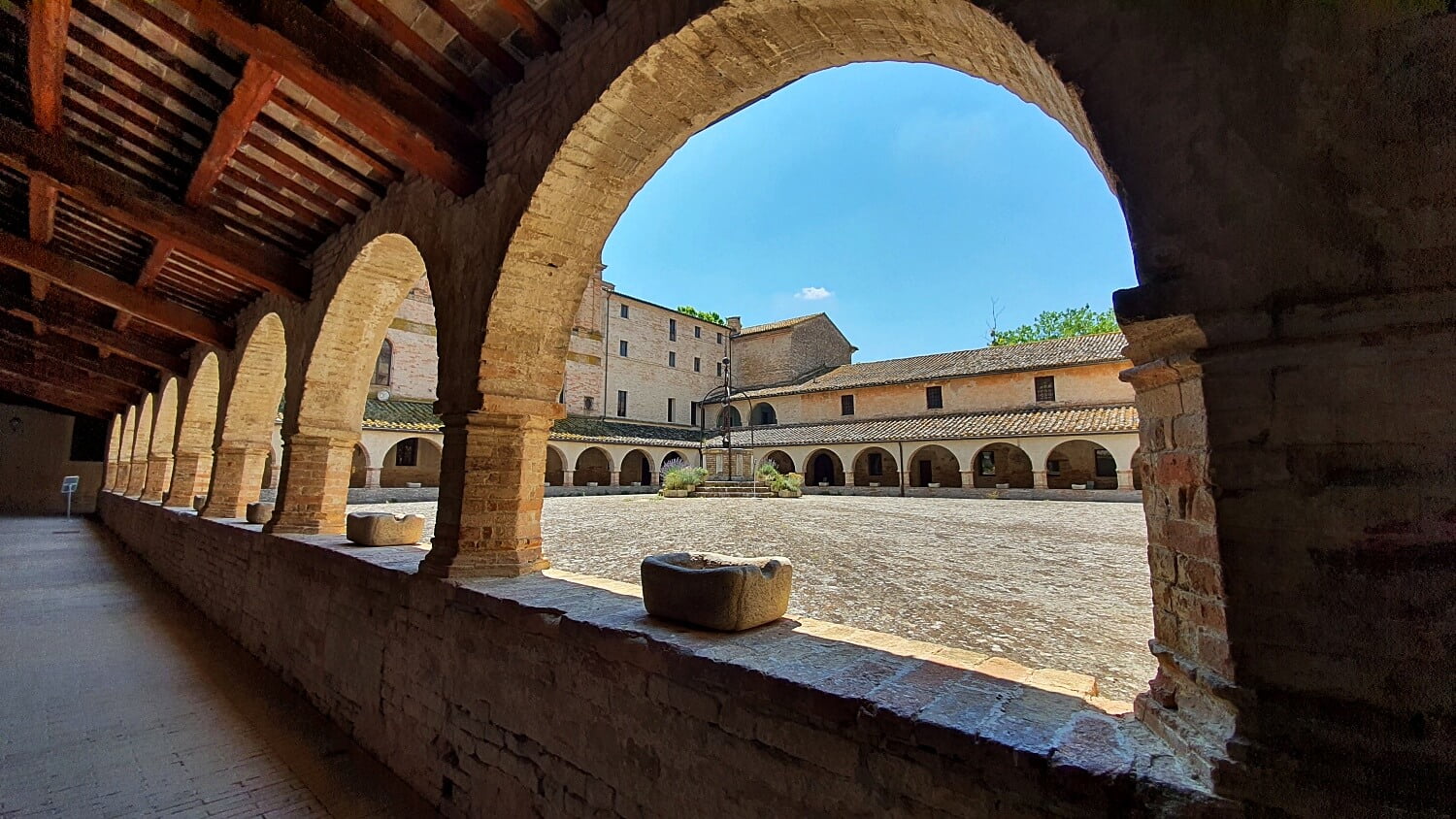 Abbazia di Fiastra un luogo mistico