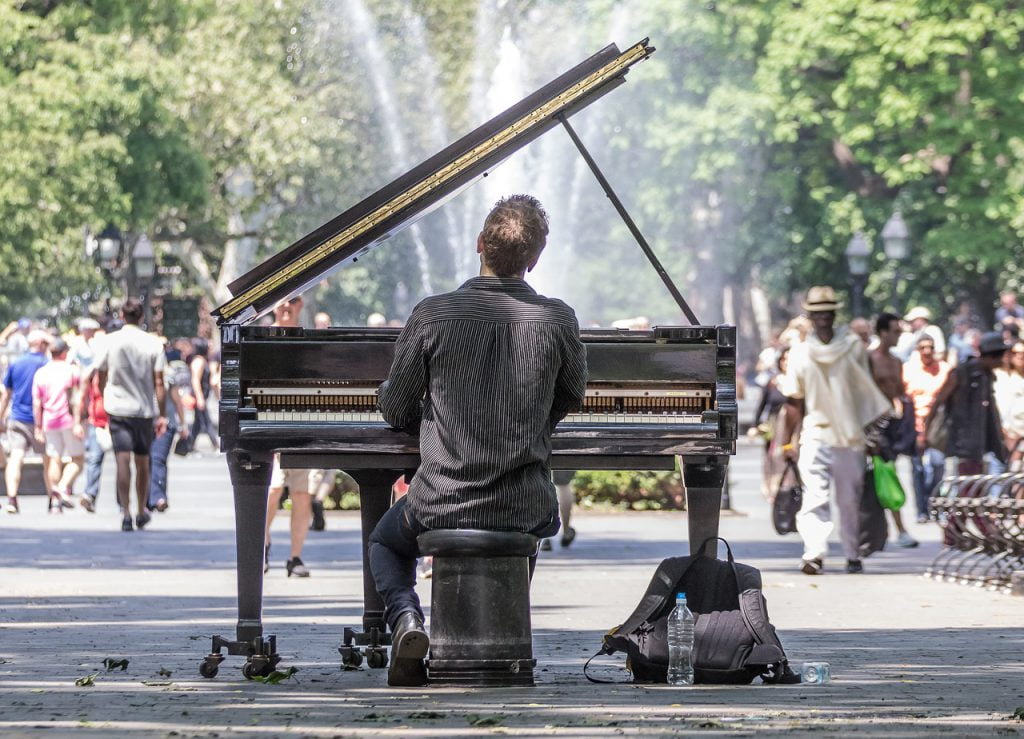 musica e viaggio, musica per le strade