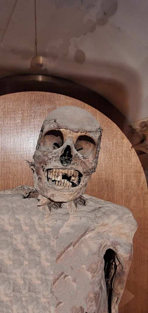 cimitero mummie urbania