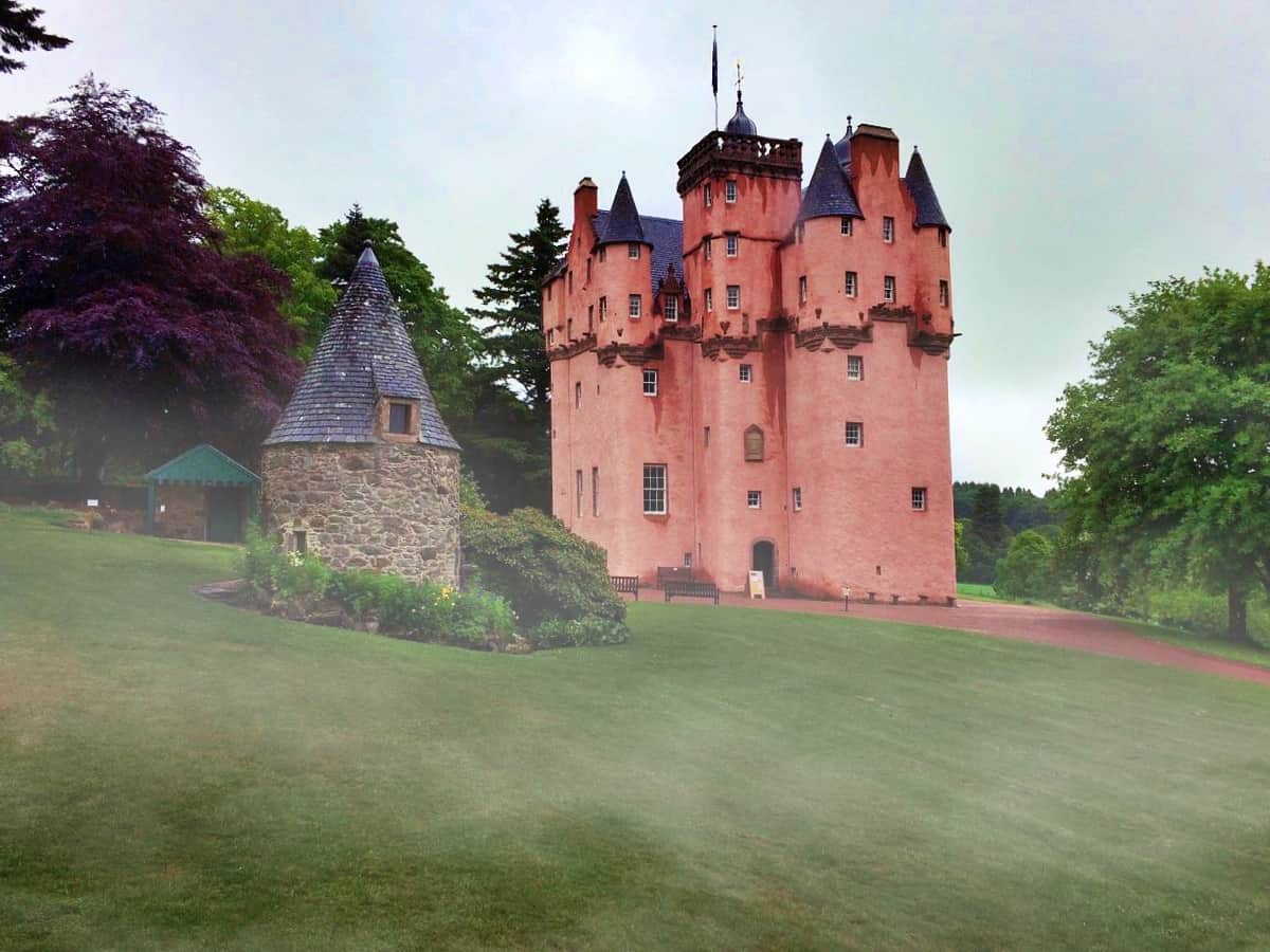craigievar castle, aberdeenshire castle trail, castelli scozzesi