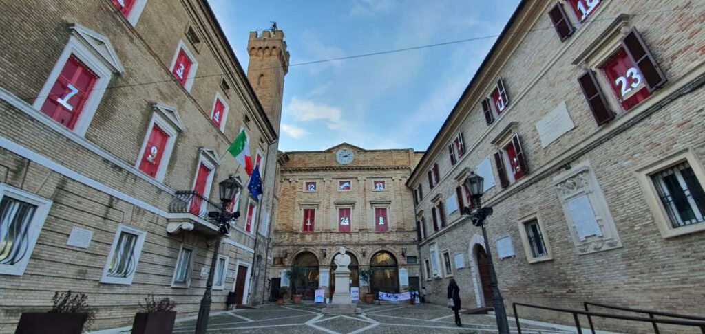 palazzo comunale, teatro sangallo, loreto cosa vedere, loreto marche