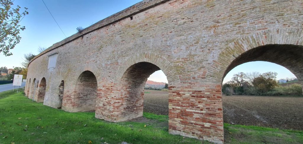 acquedotto romano loreto, acquedotto degli archi