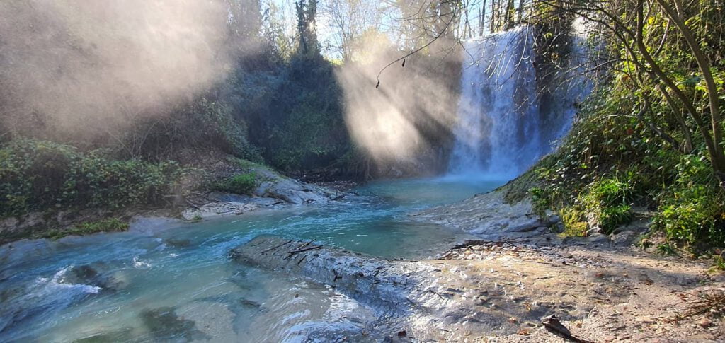 la via delle cascate perdute a Sarnano, cosa vedere nel borgo di sarnano