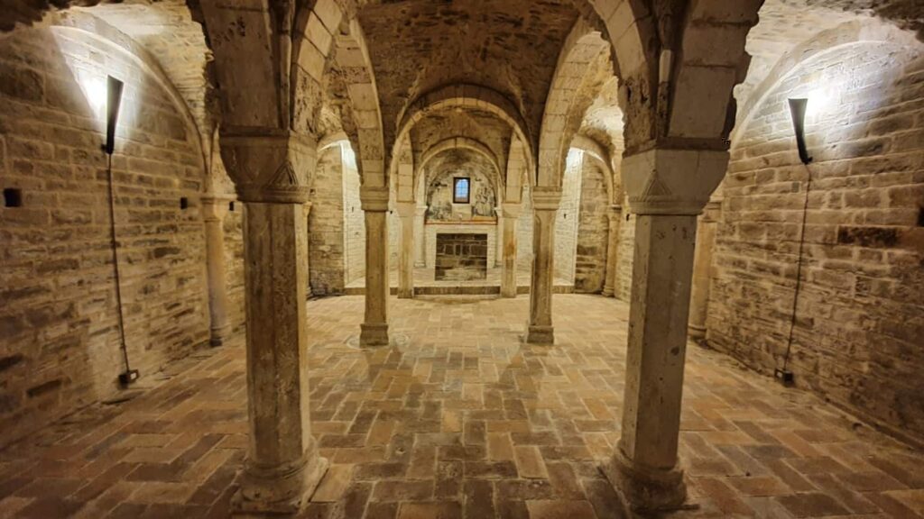 abbazia di sant'urbano, abbazie da vedere nelle marche, luoghi sacri marche, occhio luminoso sant'urbano