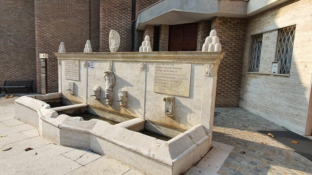 fontana pubblica numana, antico acquedotto romano numana