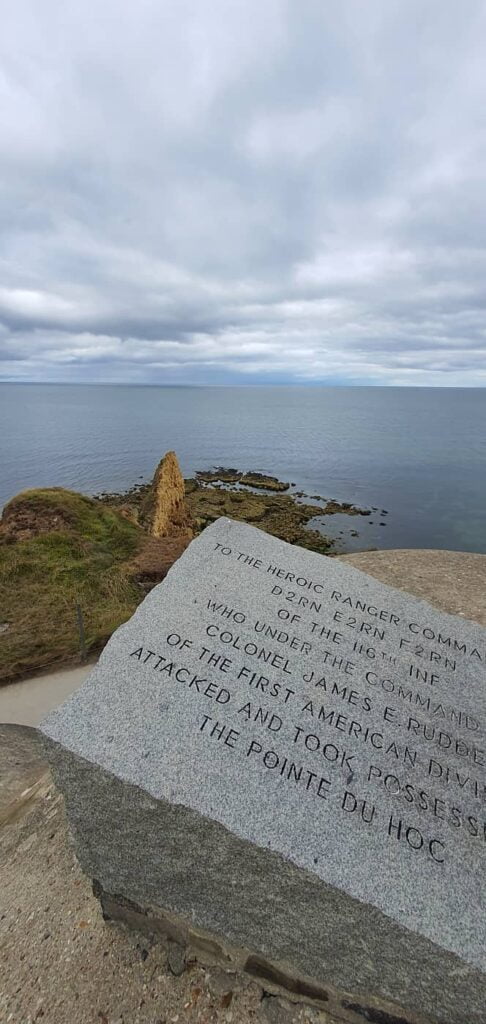 Cosa vedere a Pointe du Hoc in Normandia 16 Ranger Monument, Pointe du Hoc, normandia