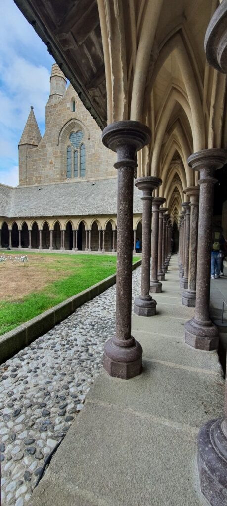 abbazia di Mont-Saint-Michel, itinerario in normandia