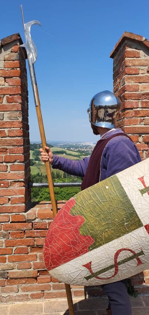 Borghi più belli delle Marche: un viaggio romantico nel medioevo 63 assedio al castello