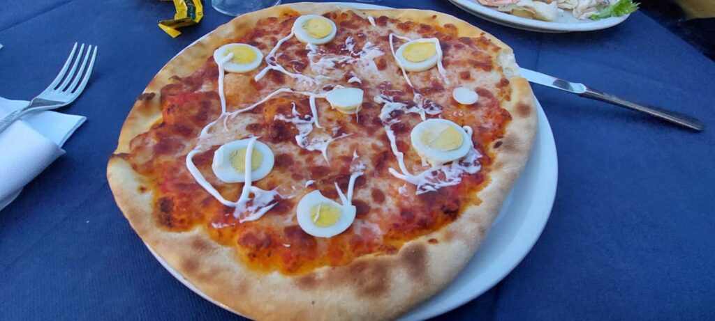 Borghi più belli delle Marche: un viaggio romantico nel medioevo 86 pizza rossini