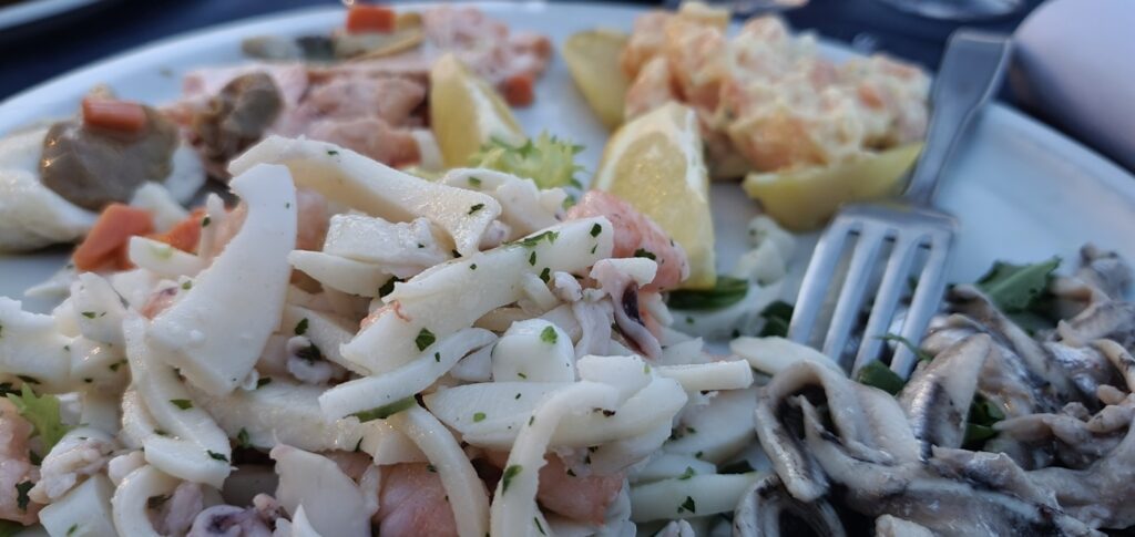 Borghi più belli delle Marche: un viaggio romantico nel medioevo 85 antipasto di pesce freddo