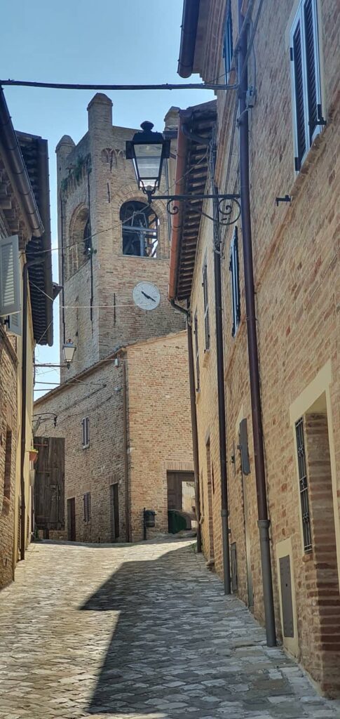 Borghi più belli delle Marche: un viaggio romantico nel medioevo 100 borghi più belli delle marche