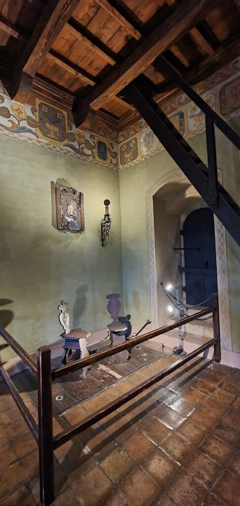 Borghi più belli delle Marche: un viaggio romantico nel medioevo 16 rocca di gradara, sala del mastio