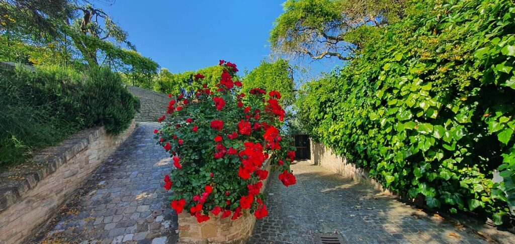 Borghi più belli delle Marche: un viaggio romantico nel medioevo 70 sentiero degli innamorati, fiorenzuola di focara
