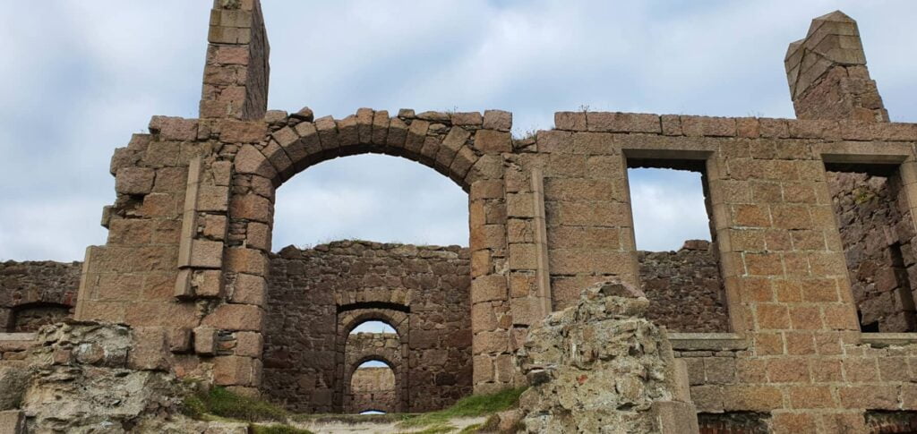 New Slains Castle: il castello di Dracula di Bram Stoker in Scozia 16 castelli diroccati della scozia