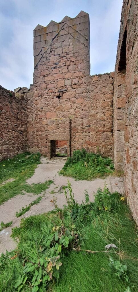 New Slains Castle: il castello di Dracula di Bram Stoker in Scozia 19 castelli diroccati della scozia