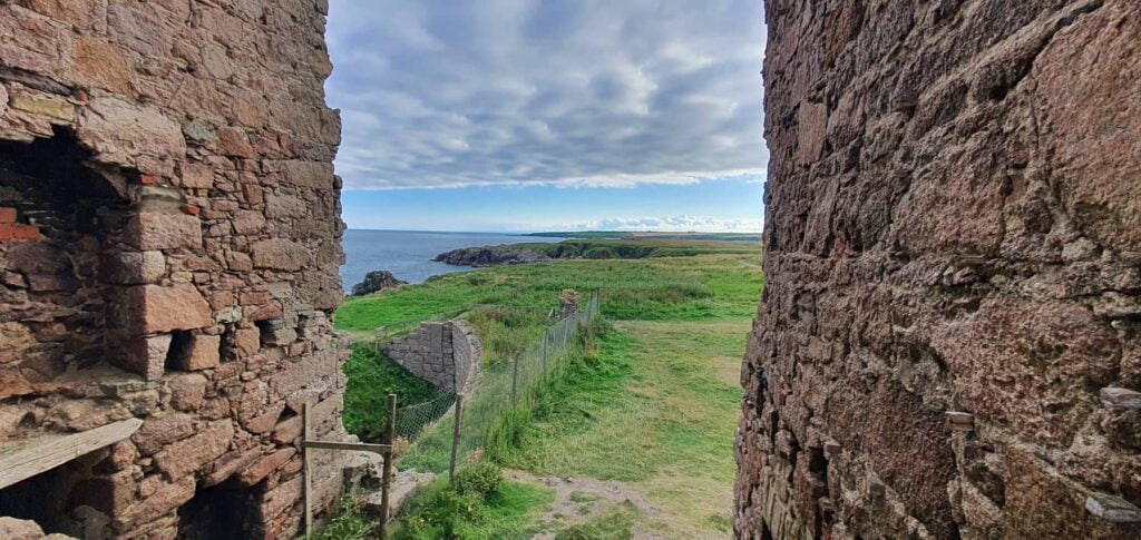New Slains Castle: il castello di Dracula di Bram Stoker in Scozia 22 cruden bay scozia