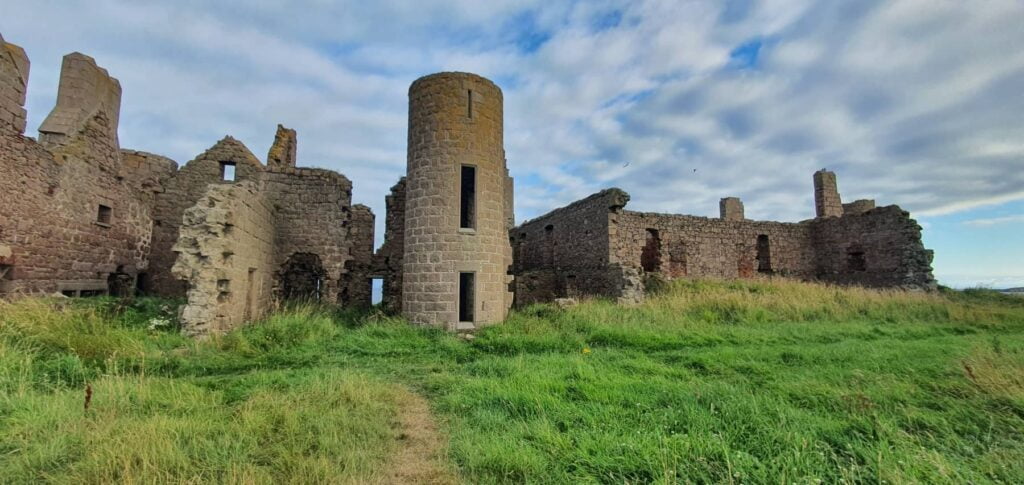 New Slains Castle: il castello di Dracula di Bram Stoker in Scozia 27 cruden bay, new slains castle, castello dracula