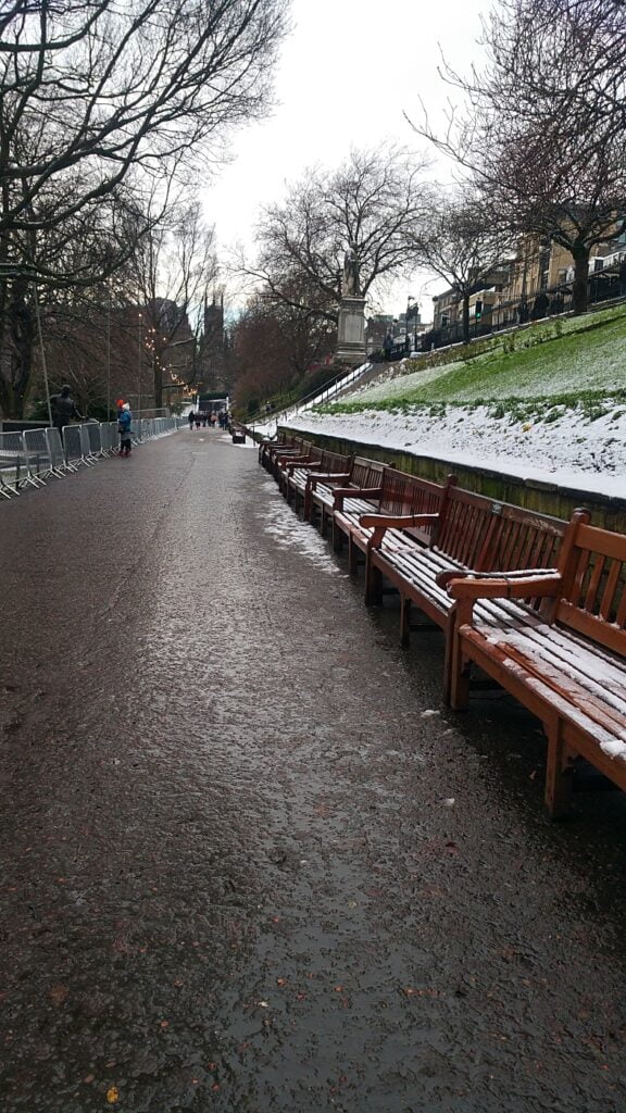 Cosa fare gratis a Edimburgo: 10 idee + bonus 18 cose da fare gratis a edimburgo, princes street garden