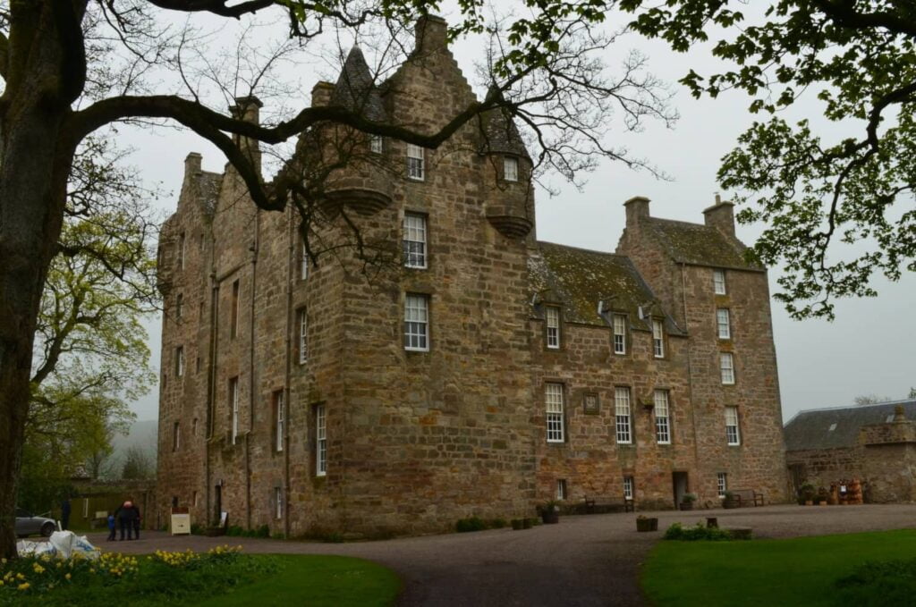 Kellie Castle (Scozia): il castello che non ti aspetti 2 kellie castle scozia 10