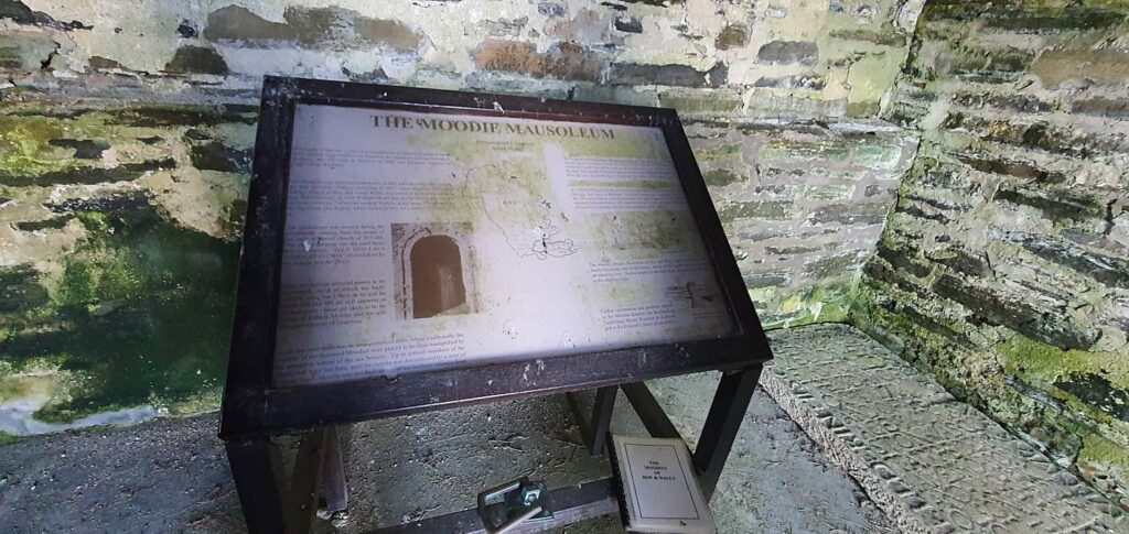 the moodie mausoleum, cosa fare sull'isola di hoy 