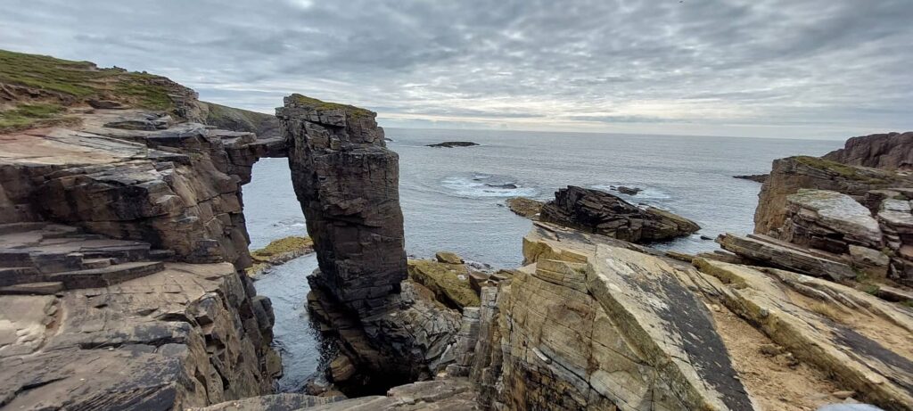 Yesnaby cliffs: uno dei tratti di costa più spettacolari delle Orcadi 18 Castle of Qui Ayre