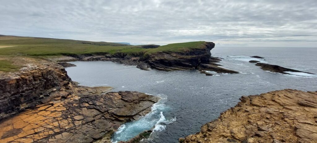 Yesnaby cliffs: uno dei tratti di costa più spettacolari delle Orcadi 13 escursione a Yesnaby - brough of bigging orkney