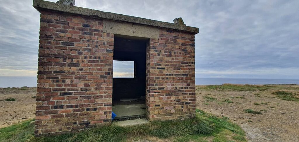 Yesnaby cliffs: uno dei tratti di costa più spettacolari delle Orcadi 2 Yesnaby, isole orcadi, resti della seconda guerra mondiale