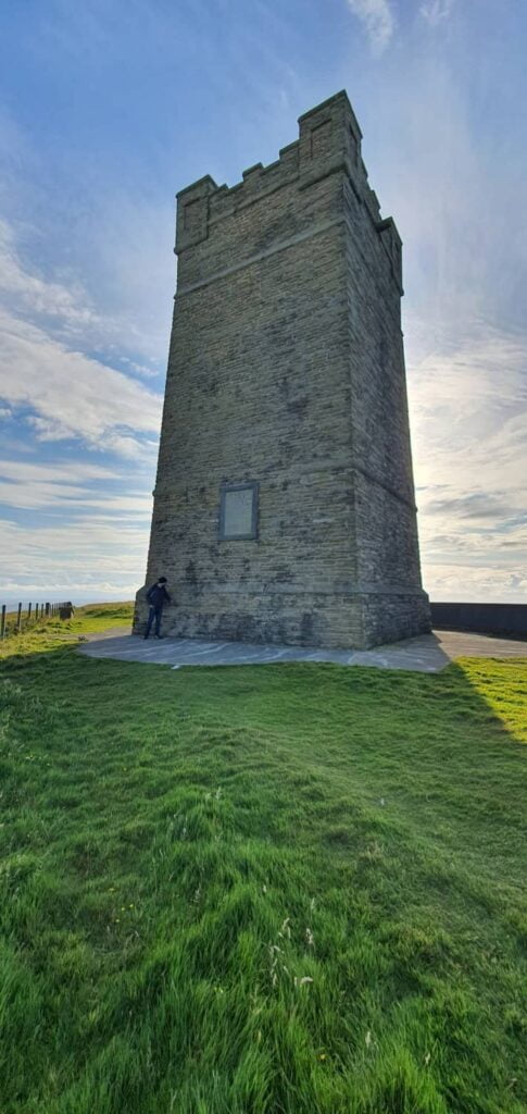 Trekking imperdibili isole Orcadi: un tuffo nella natura 11 Kitchener’s Memorial, Marwick Head