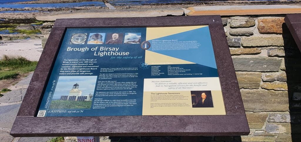 Brough of Birsay lighthouse, fari in scozia