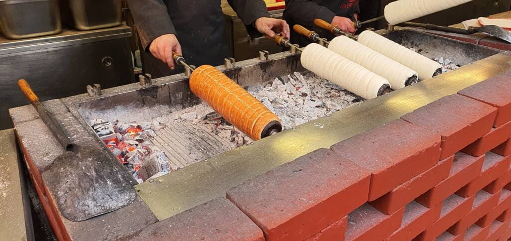 Cosa mangiare a Budapest: i piatti tipici della tradizione ungherese 13 Kurtoskalacs, cosa mangiare a Budapest, dolci tipici ungheresi