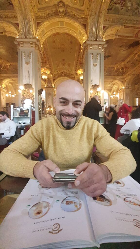 New York Cafe Budapest: il caffè più bello del mondo 11 il caffè più bello del mondo, new york cafe